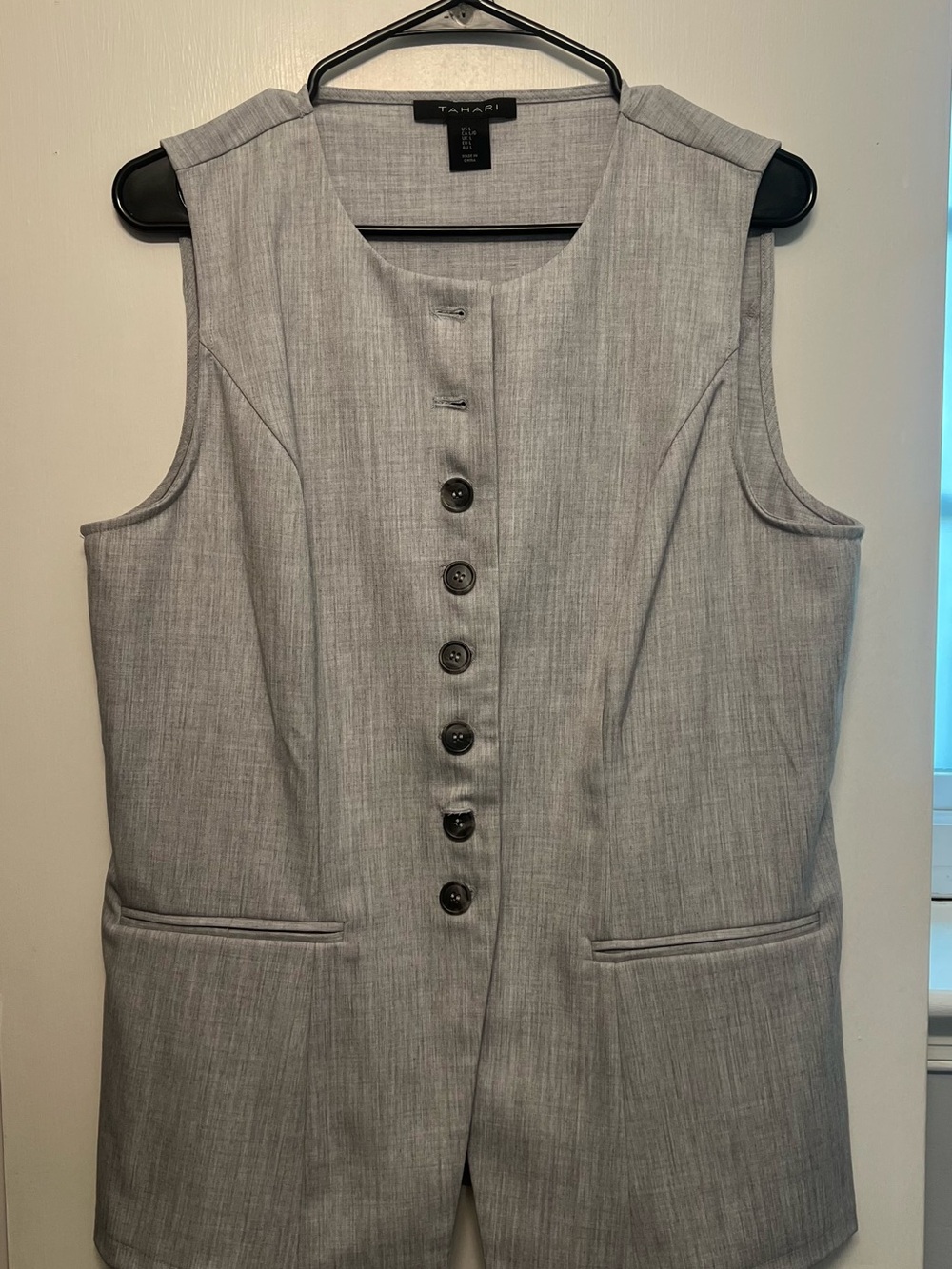 Tahari Light Gray Sleeveless Button-Front Vest